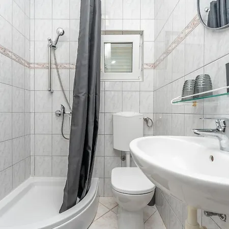 In With Wifi Biograd Na Moru