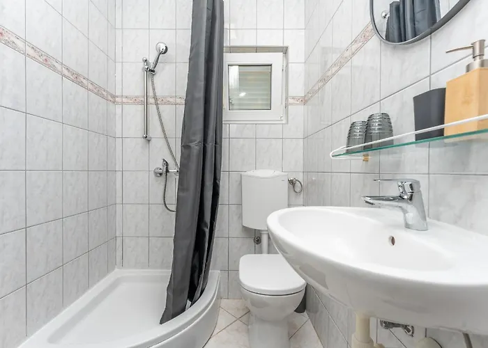 In With Wifi Biograd Na Moru