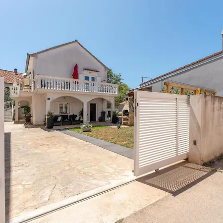 In With Wifi Lägenhet